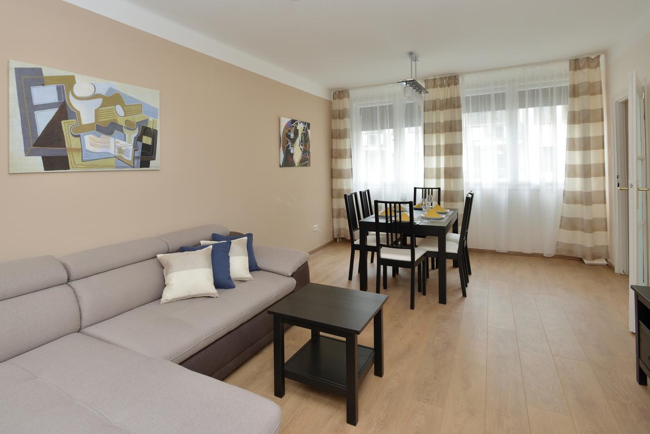 Deak Apartment Budapest Bagian luar foto